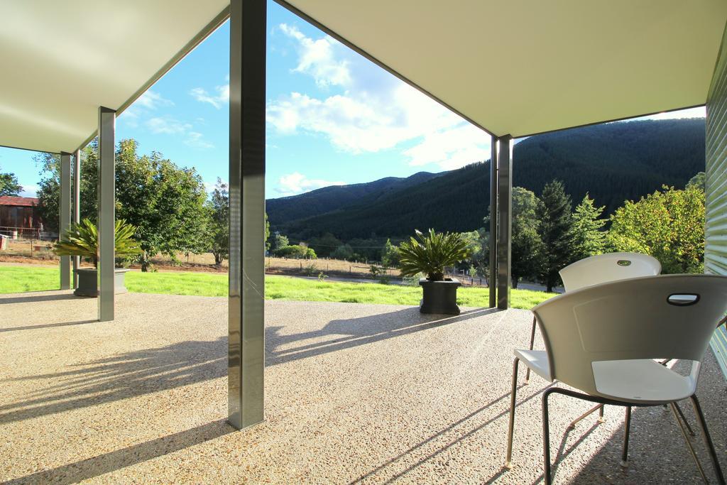 3 Bells Alpine Cottage Брайт Екстериор снимка