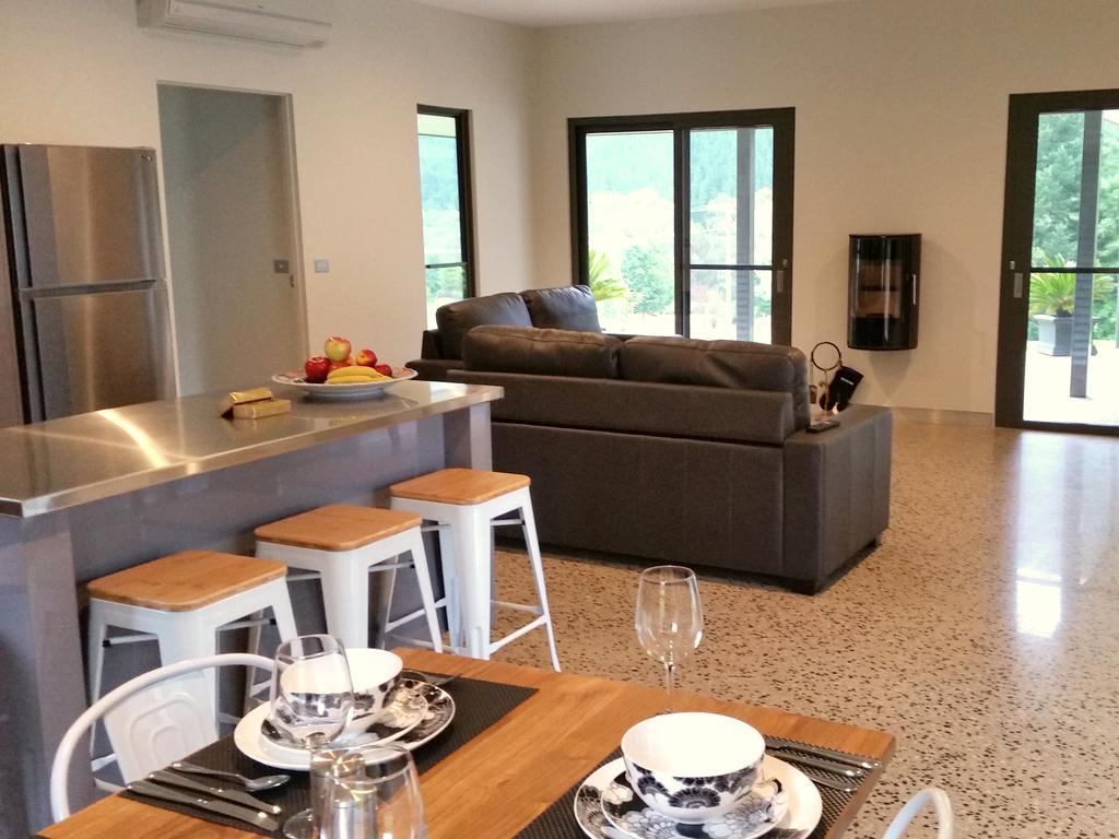 3 Bells Alpine Cottage Брайт Екстериор снимка